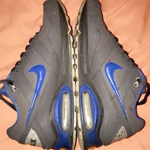 Men’s Nike shoes